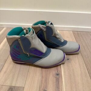 VTG Salomon blue ski boots, Size US 5 #skiing #winter